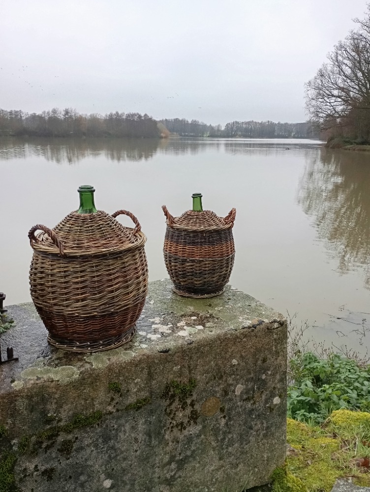 Panier avec verre, création en osier